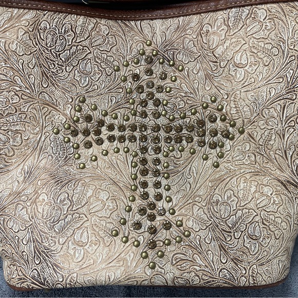 Montana West - Picture 1 of 5